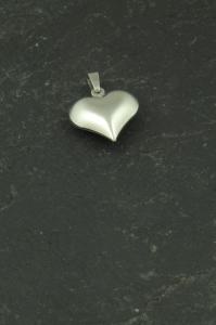 Mini Herz Anhänger aus Edelstahl, Schmuckstück für Halsketten